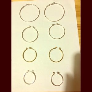 Set of hoop earrings